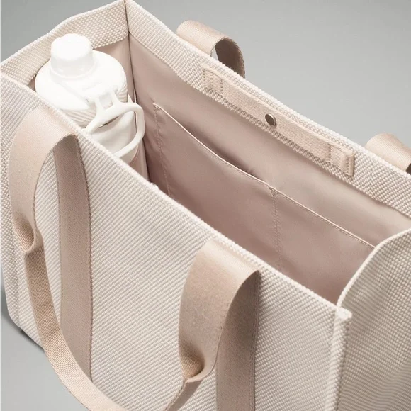 Lululemon Two-Tone Canvas Tote Bag 10L NWT ~ Mojave Tan/ Light Ivory